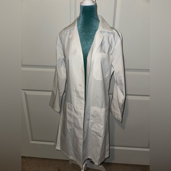 White lab coat 🥼 🧪 - Picture 5 of 6